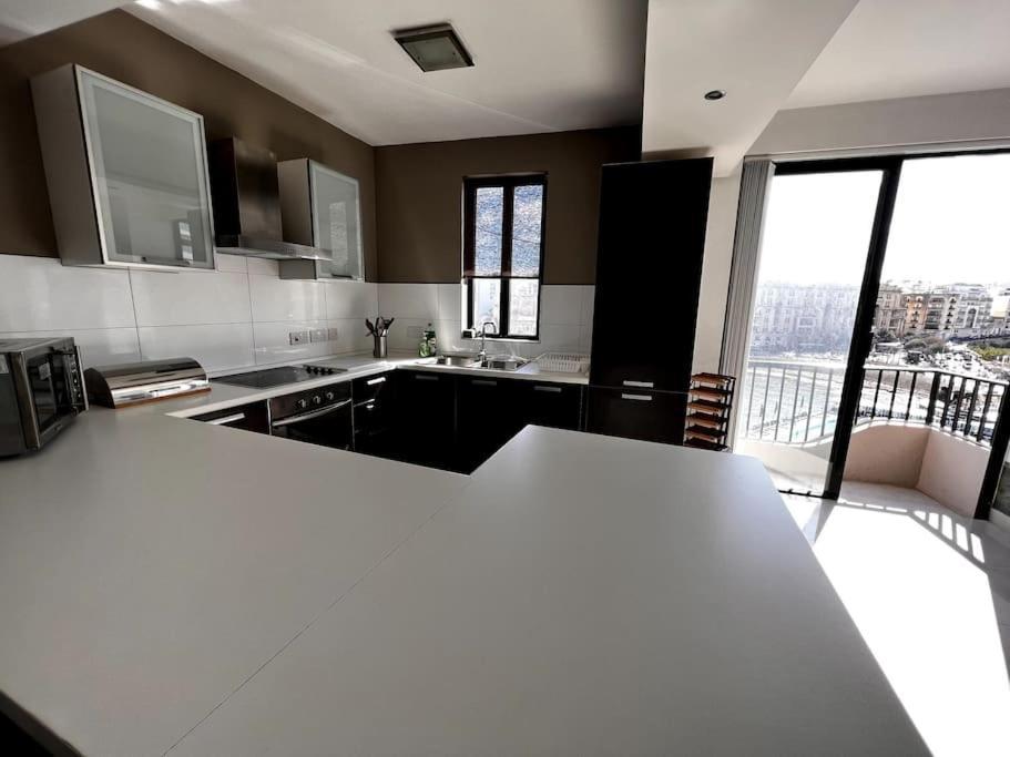 Seafront Meridionale 2Bedroom Apartment Saint Julian's Ngoại thất bức ảnh